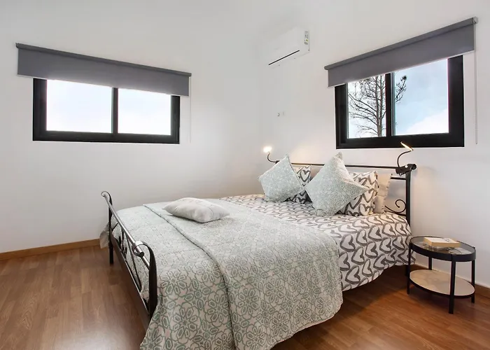 Maravilha Da Costa *